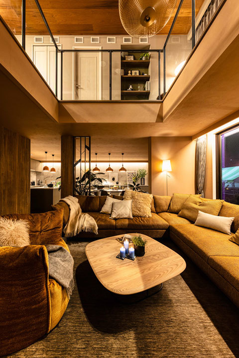 環八蒲田デシオ展示場_間接照明が優しく照らす空間は家族のくつろぎの場所